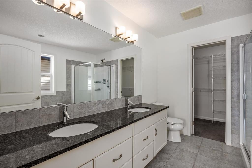 31 Chaparral Valley Way Se, Calgary, AB - Indoor Photo Showing Bathroom