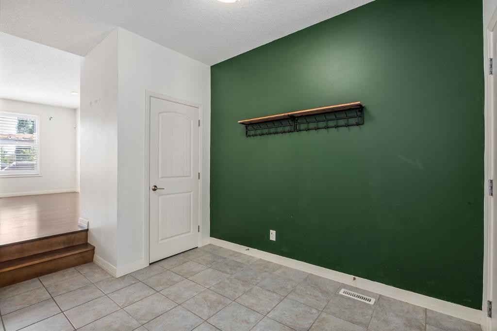 31 Chaparral Valley Way Se, Calgary, AB - Indoor Photo Showing Other Room