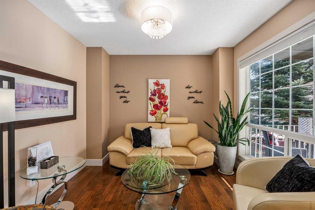 15 Valley Brook Circle Nw, Calgary, AB