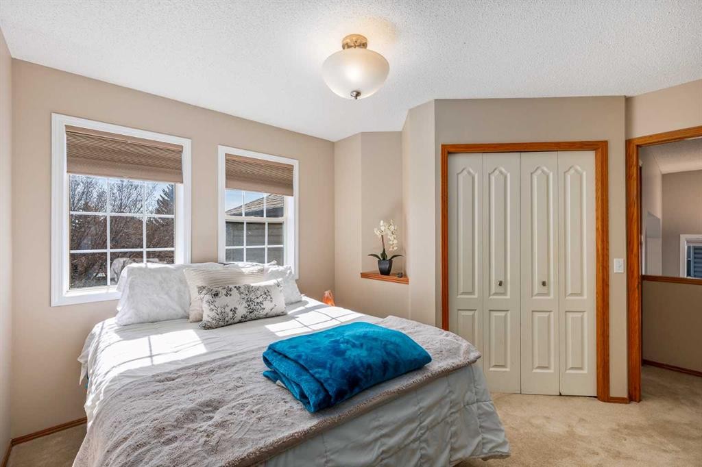 15 Valley Brook Circle Nw, Calgary, AB