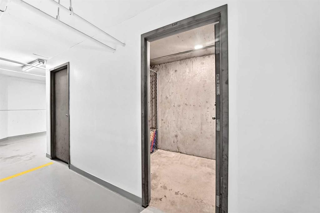 9205-70 Panamount Drive Nw, Calgary, AB - Photo Showing Other Room