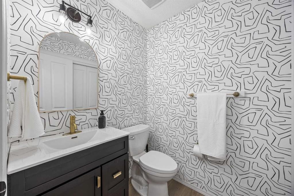 164 Silverado Range Close Sw, Calgary, AB - Indoor Photo Showing Bathroom