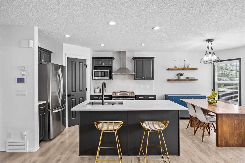 164 Silverado Range Close Sw, Calgary, AB - Indoor Photo Showing Kitchen With Stainless Steel Kitchen With Upgraded Kitchen