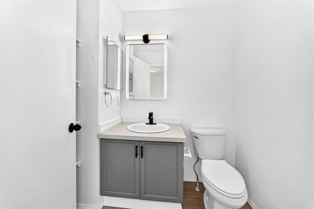 95 Eversole Crescent, Red Deer, AB - Indoor Photo Showing Bathroom