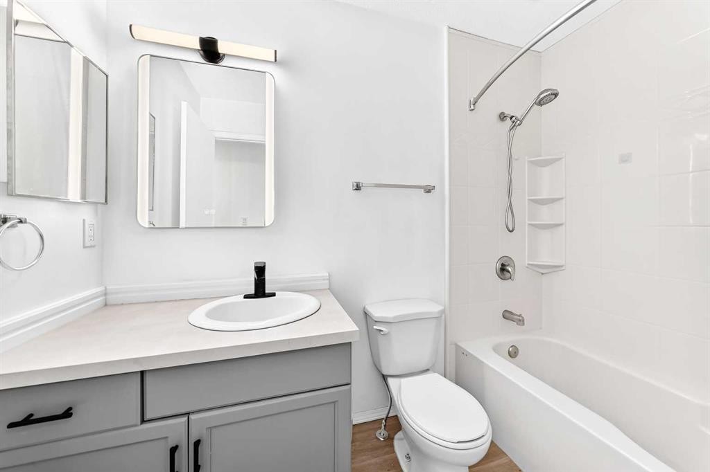 95 Eversole Crescent, Red Deer, AB - Indoor Photo Showing Bathroom