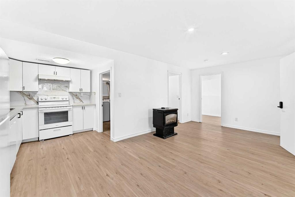 95 Eversole Crescent, Red Deer, AB - Indoor Photo Showing Kitchen