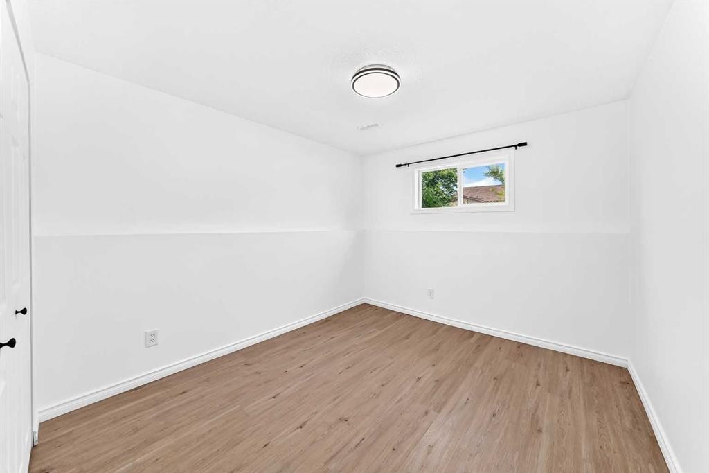 95 Eversole Crescent, Red Deer, AB - Indoor Photo Showing Other Room