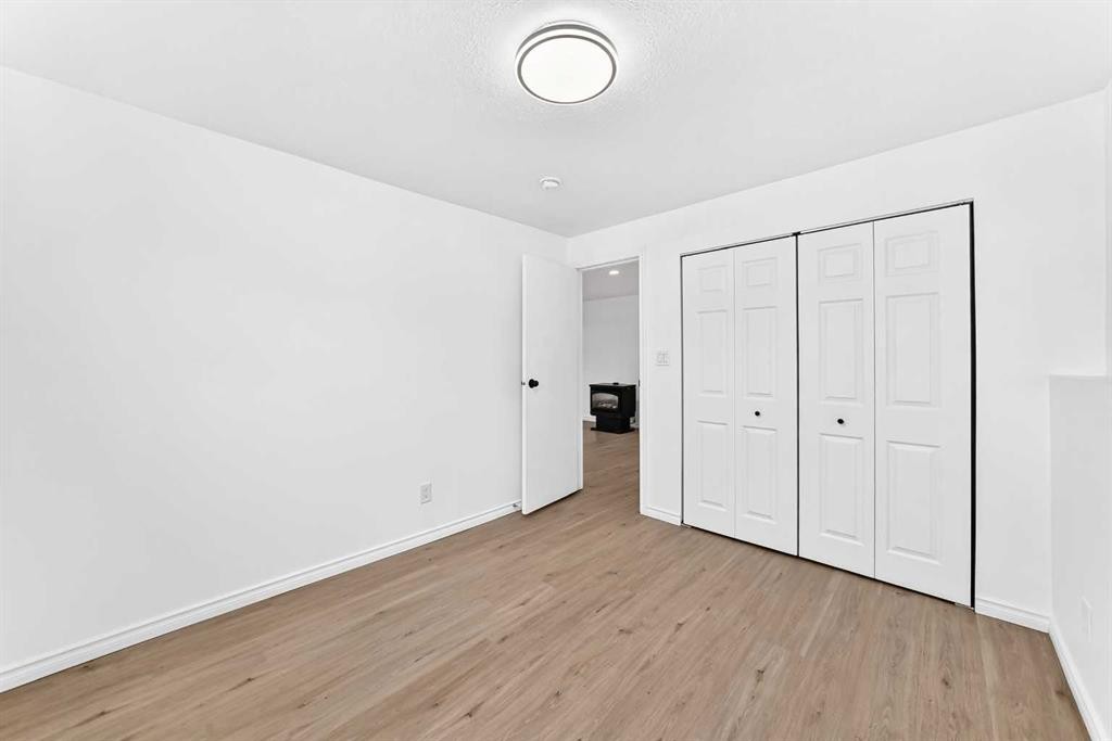 95 Eversole Crescent, Red Deer, AB - Indoor Photo Showing Other Room