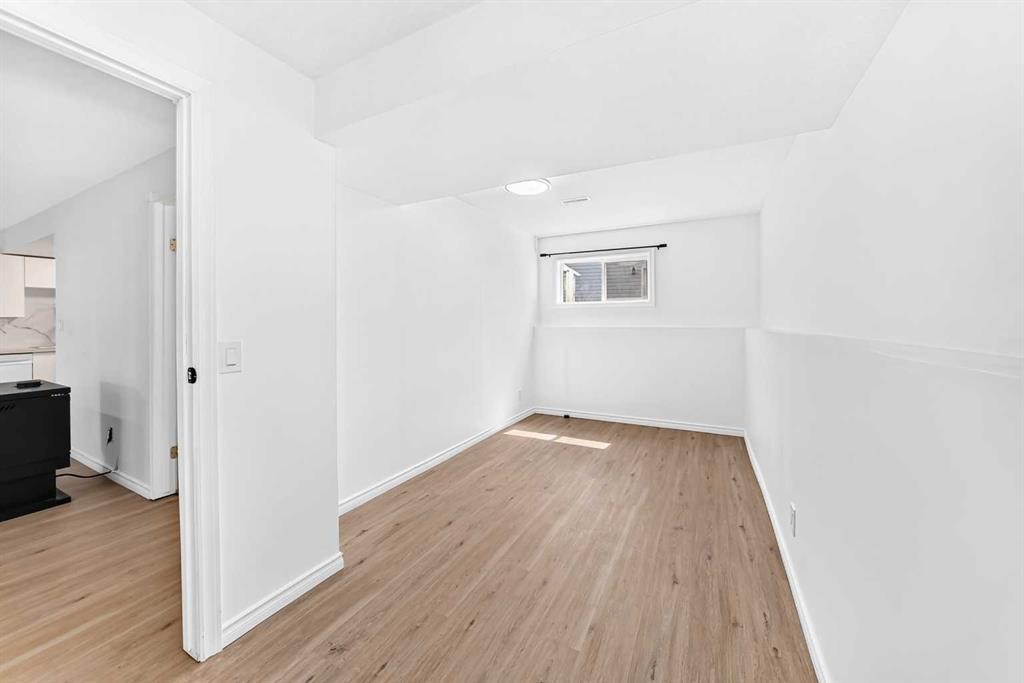 95 Eversole Crescent, Red Deer, AB - Indoor Photo Showing Other Room