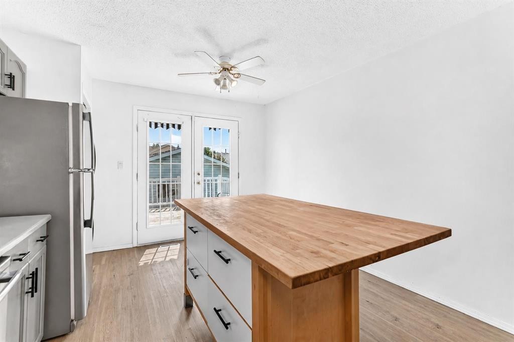95 Eversole Crescent, Red Deer, AB - Indoor Photo Showing Kitchen