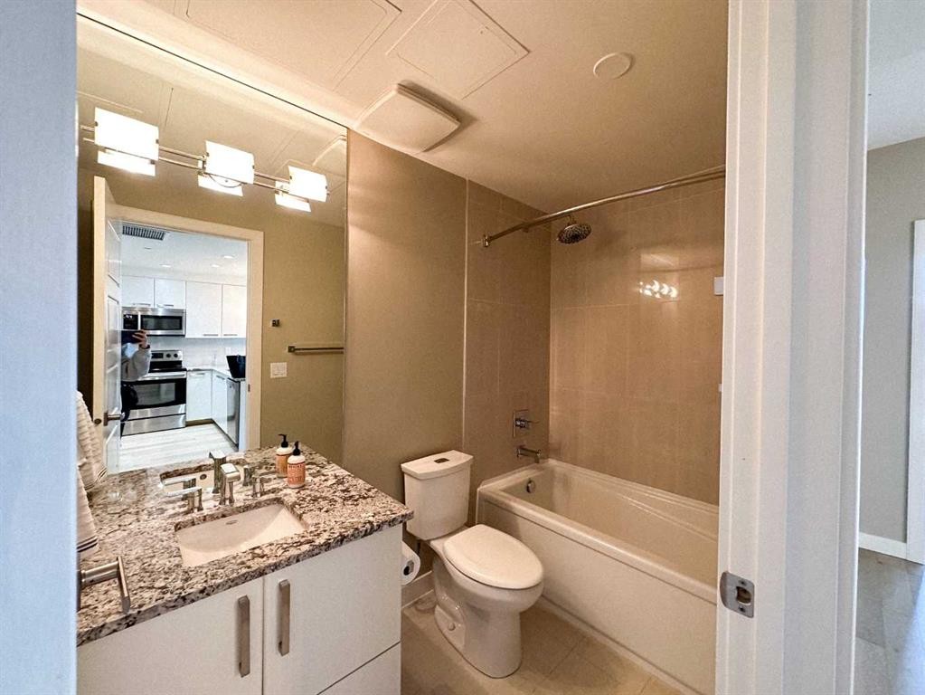 502-225 11 Avenue Se, Calgary, AB - Indoor Photo Showing Bathroom