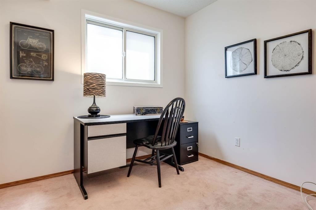 23 Sandalwood Close Nw, Calgary, AB