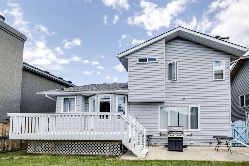 23 Sandalwood Close Nw, Calgary, AB