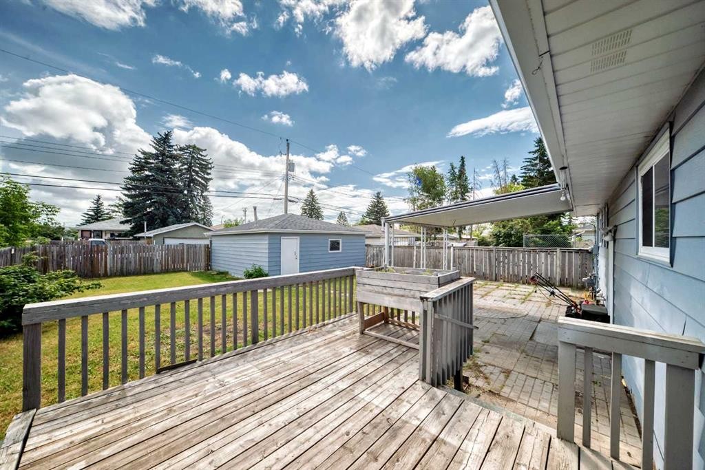 2016 46 Street Se, Calgary, AB - Outdoor With Deck Patio Veranda With Exterior