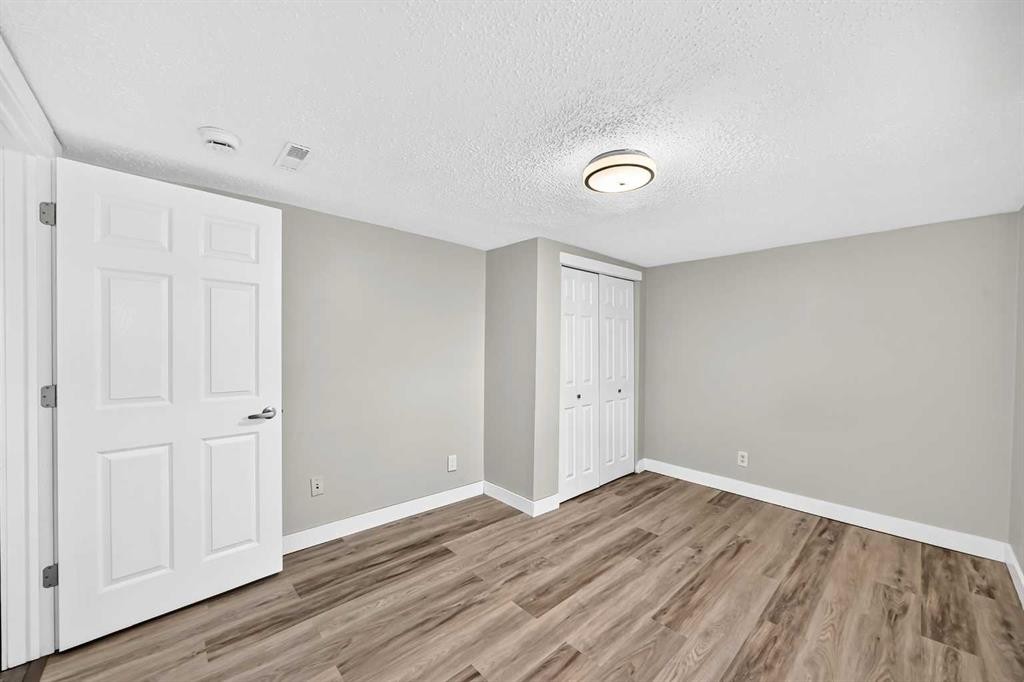 2016 46 Street Se, Calgary, AB - Indoor Photo Showing Other Room