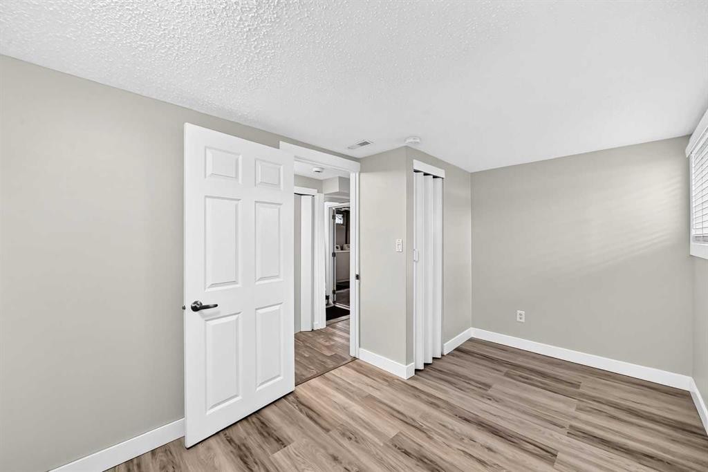 2016 46 Street Se, Calgary, AB - Indoor Photo Showing Other Room