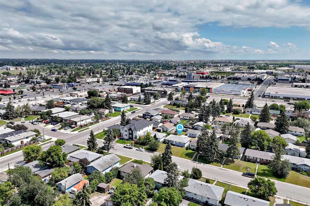 2016 46 Street Se, Calgary, AB - Outdoor With View