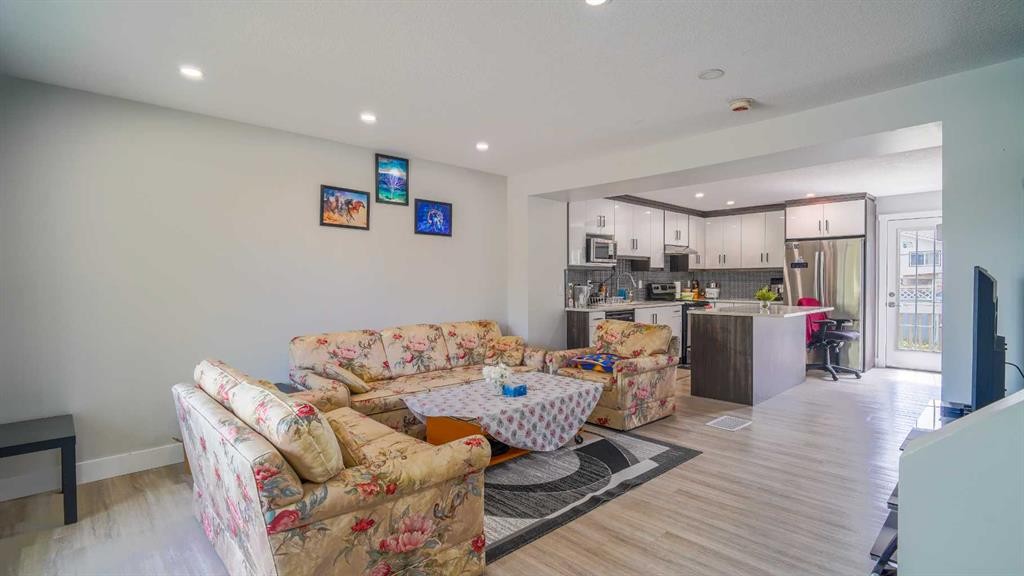 164 Castlegreen Close Ne, Calgary, AB