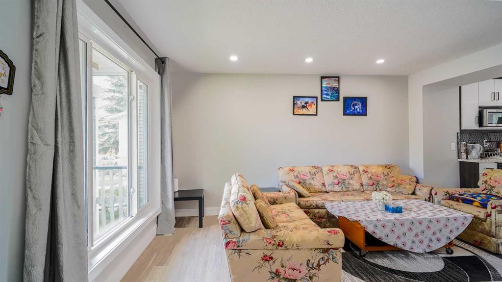 164 Castlegreen Close Ne, Calgary, AB