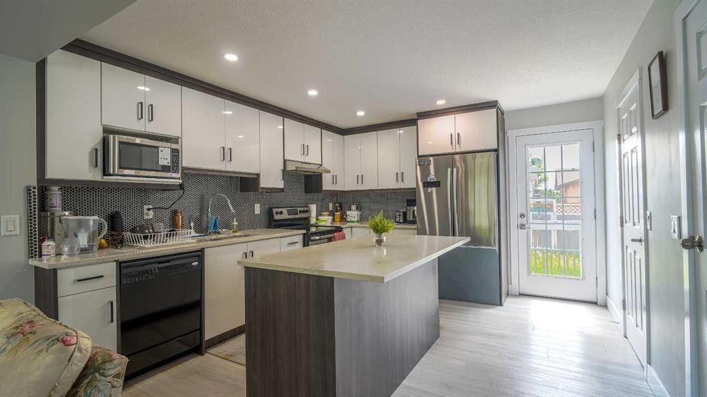 164 Castlegreen Close Ne, Calgary, AB