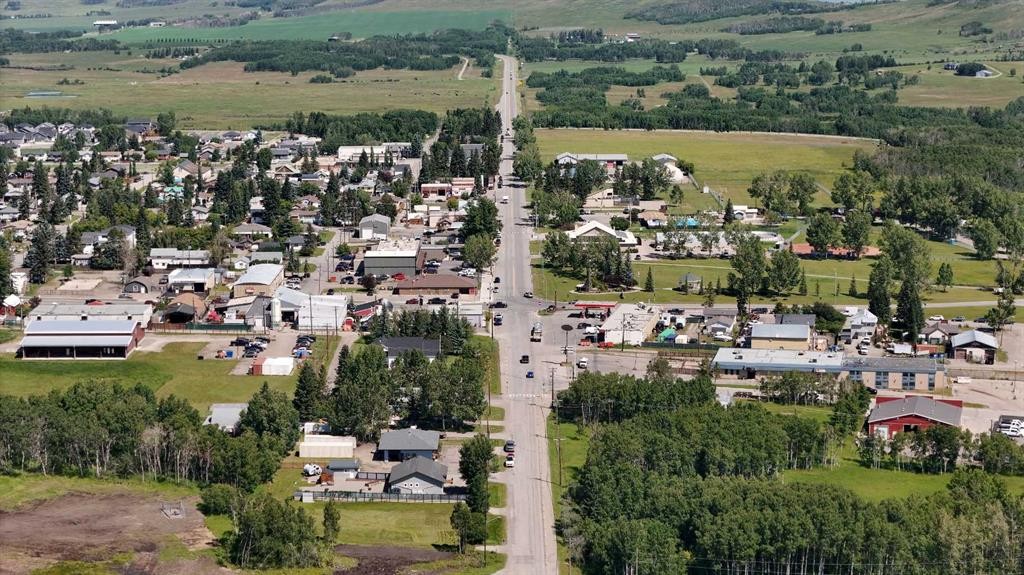 308 Main Street, Diamond Valley, AB