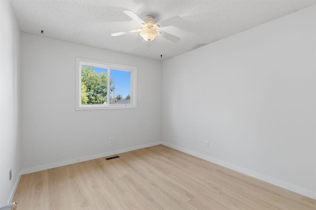 680 Deer Park Way Se, Calgary, AB