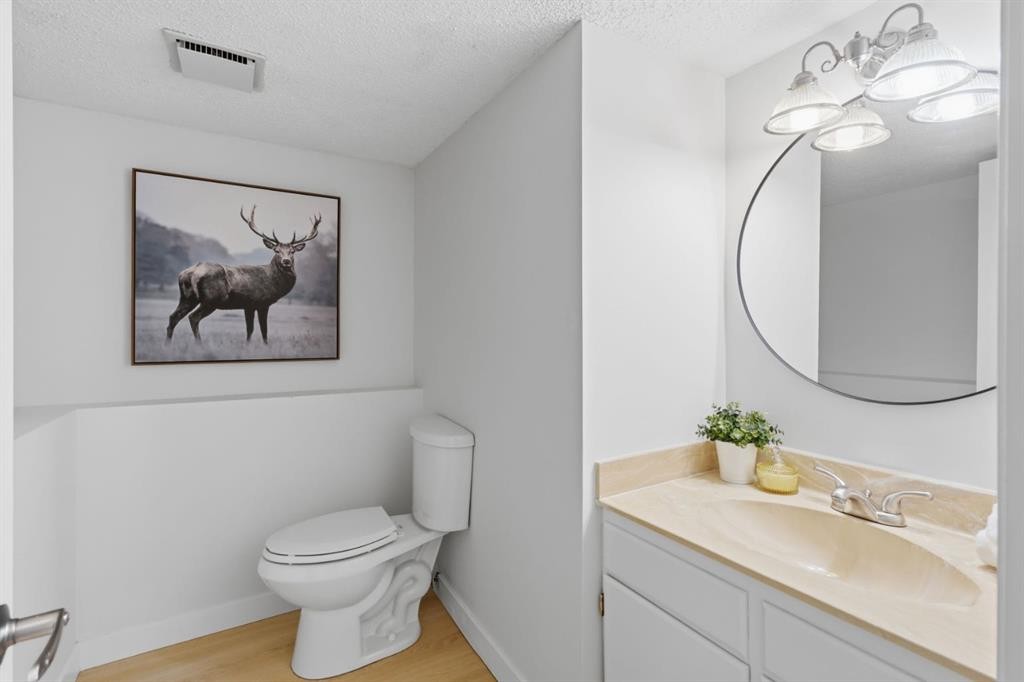 680 Deer Park Way Se, Calgary, AB