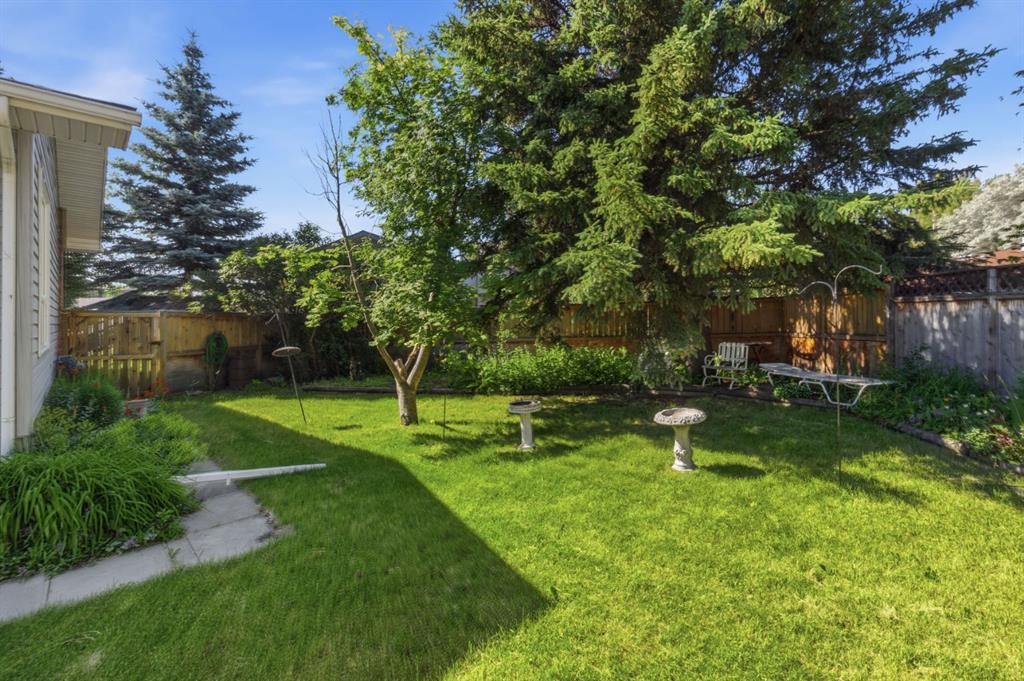 680 Deer Park Way Se, Calgary, AB