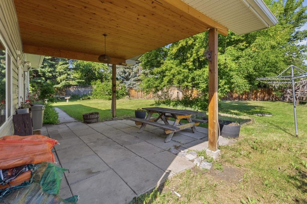680 Deer Park Way Se, Calgary, AB