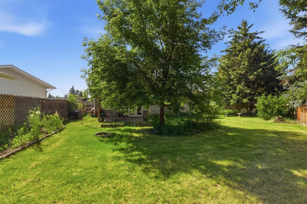 680 Deer Park Way Se, Calgary, AB