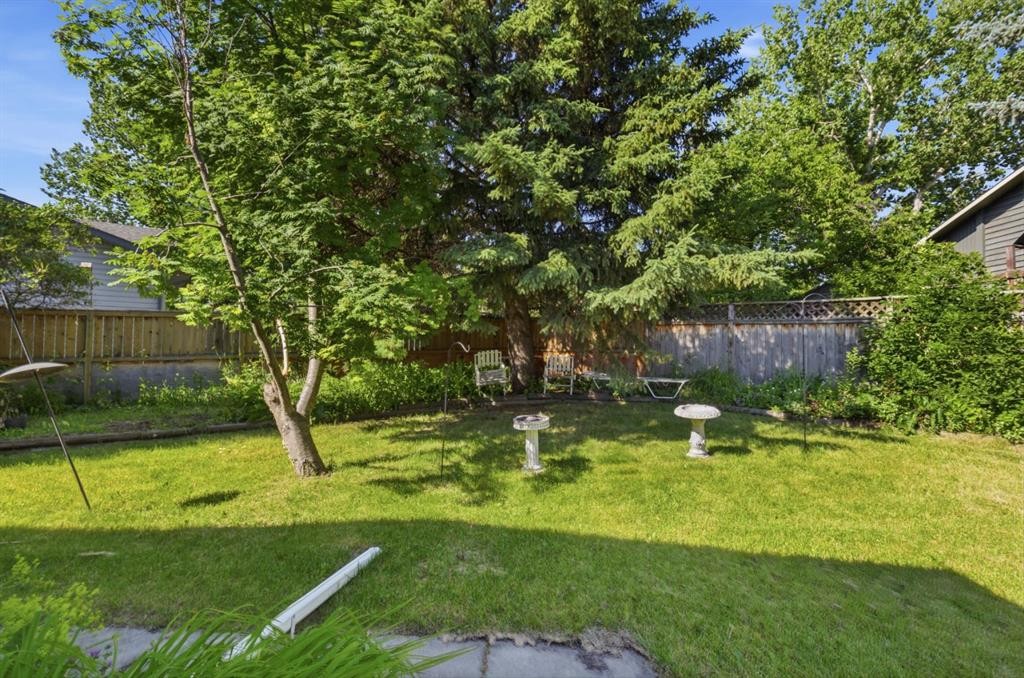 680 Deer Park Way Se, Calgary, AB