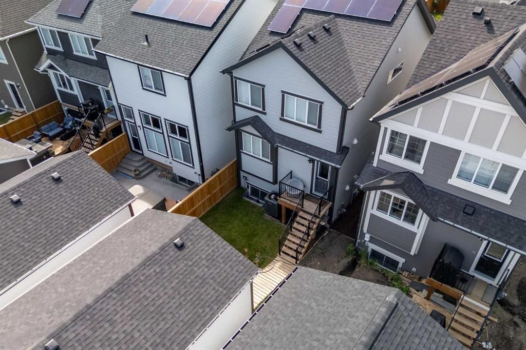 31 Magnolia Grove Se, Calgary, AB - Outdoor