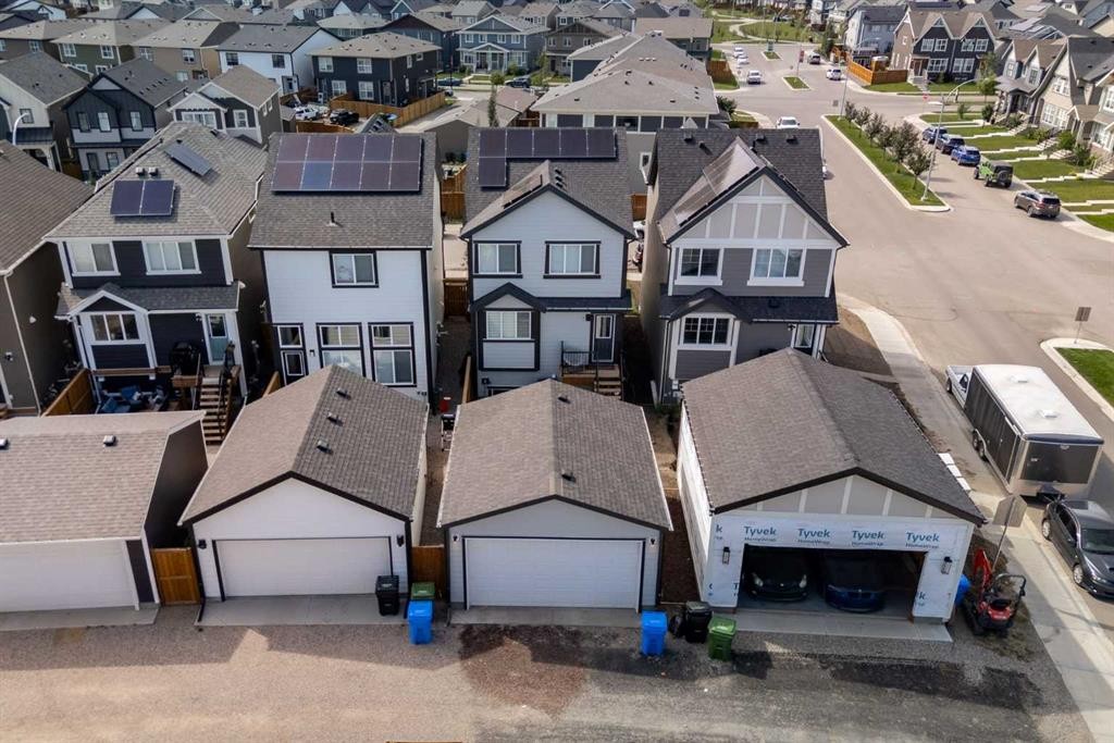 31 Magnolia Grove Se, Calgary, AB - Outdoor With Facade