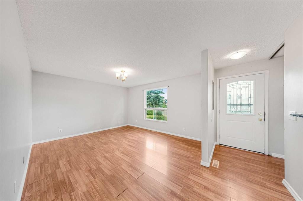 292 Falshire Way Ne, Calgary, AB