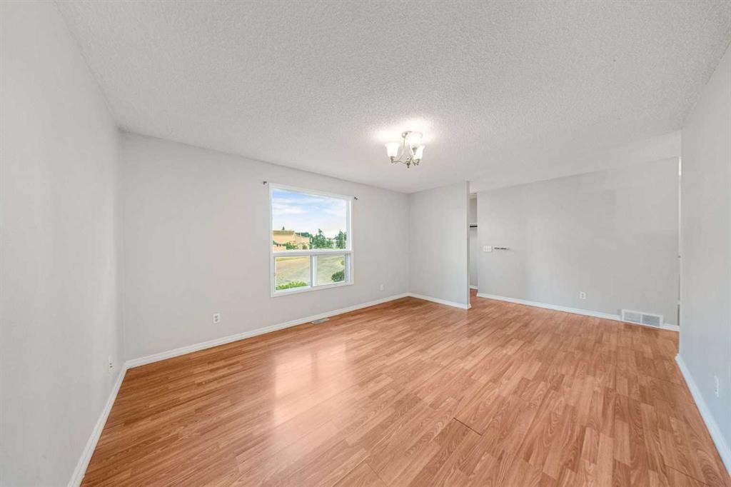 292 Falshire Way Ne, Calgary, AB