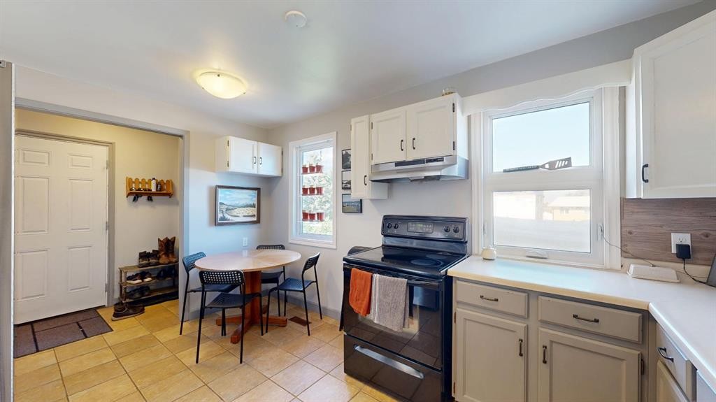 5031 54 Avenue, Stavely, AB - Indoor Photo Showing Kitchen