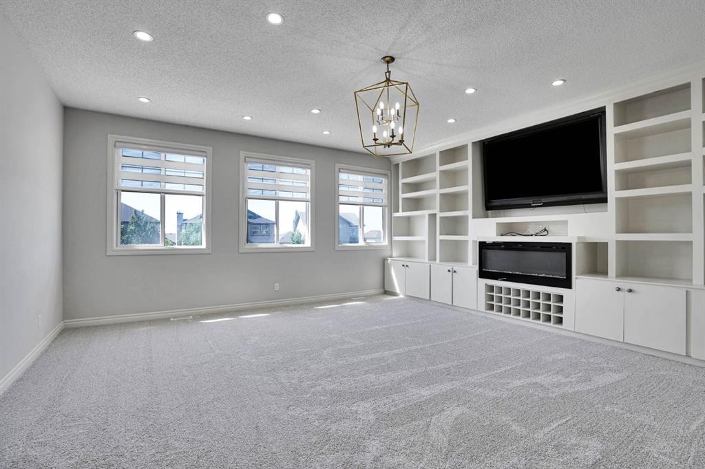 117 Hawkmere Place, Chestermere, AB - Indoor Photo Showing Other Room