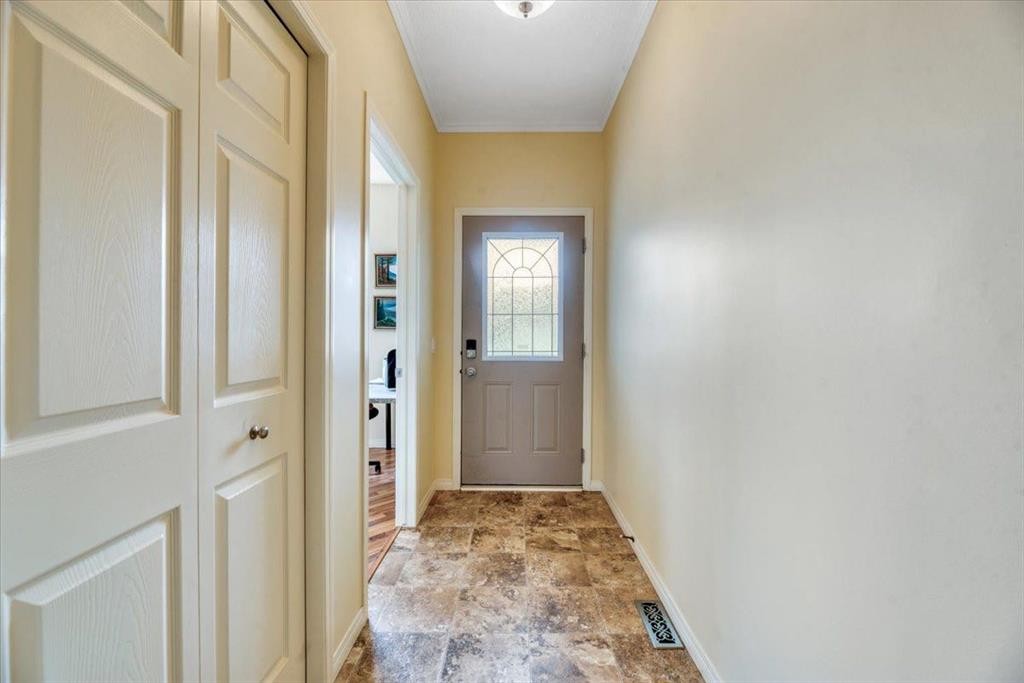 141 Ridgestone Lane, Diamond Valley, AB - Indoor Photo Showing Other Room