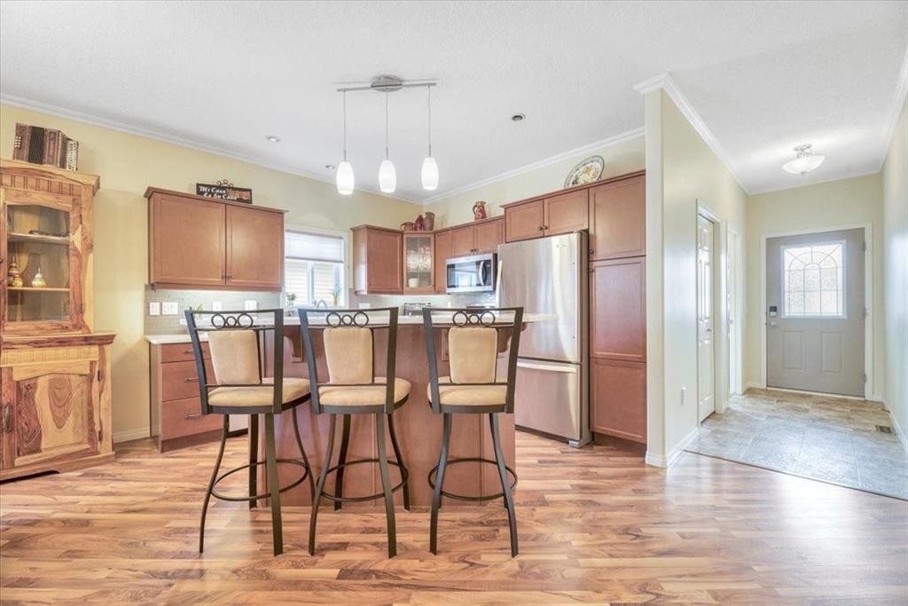 141 Ridgestone Lane, Diamond Valley, AB - Indoor Photo Showing Kitchen