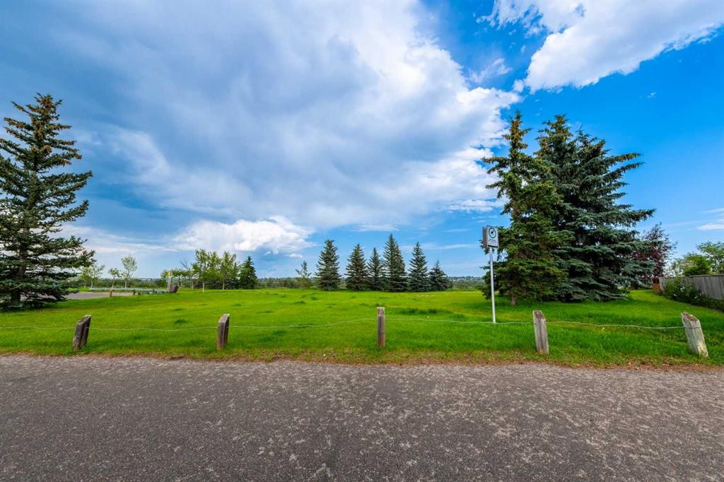 78 Queen Anne Close Se, Calgary, AB - Outdoor With View