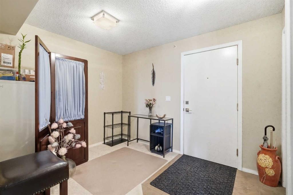 2409-60 Panatella Street, Calgary, AB - Indoor Photo Showing Other Room