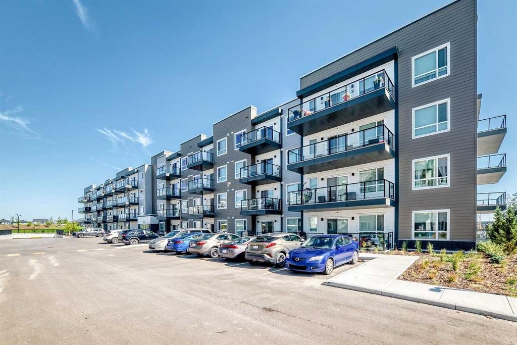 3211-33 Carringham Gate Nw, Calgary, AB