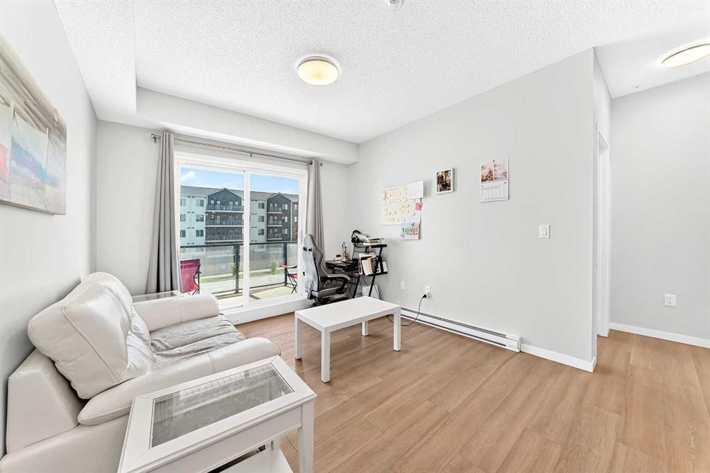 3211-33 Carringham Gate Nw, Calgary, AB