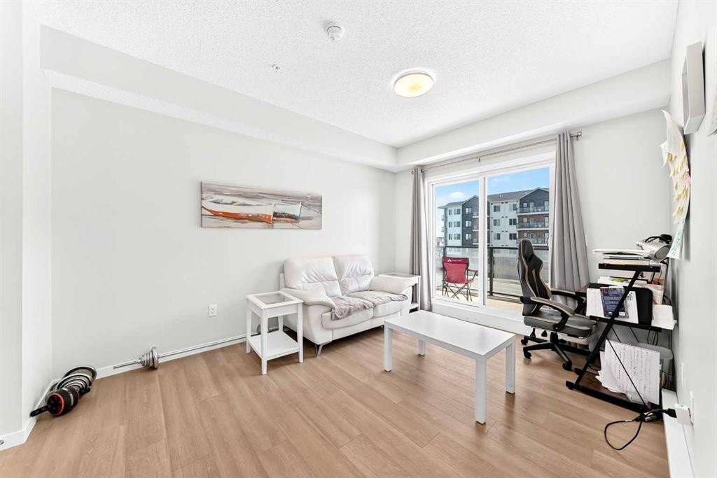 3211-33 Carringham Gate Nw, Calgary, AB