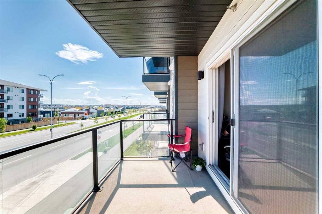 3211-33 Carringham Gate Nw, Calgary, AB