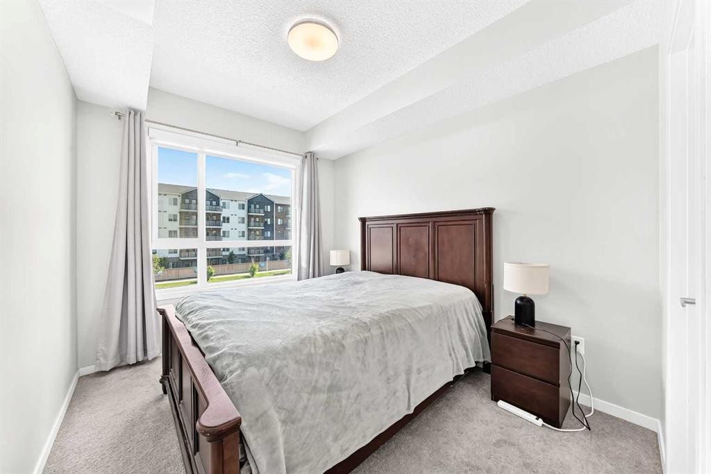 3211-33 Carringham Gate Nw, Calgary, AB