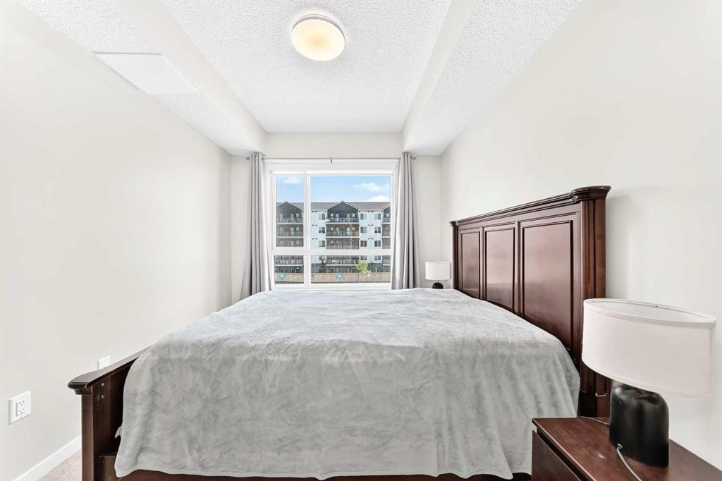 3211-33 Carringham Gate Nw, Calgary, AB