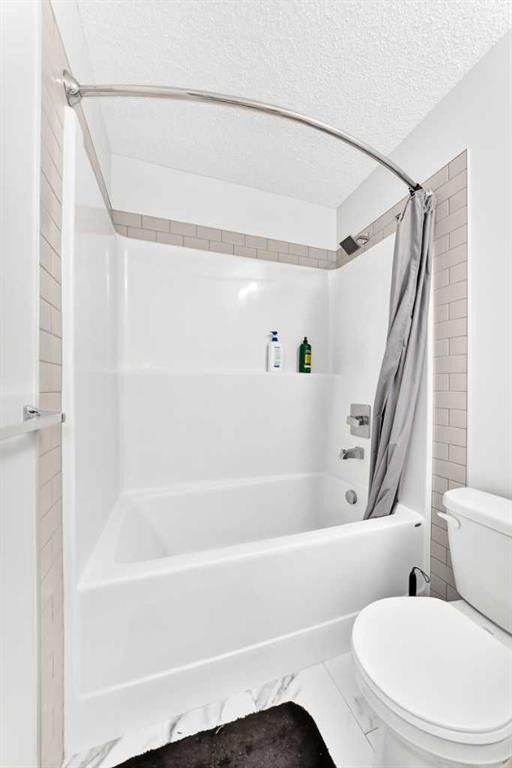 3211-33 Carringham Gate Nw, Calgary, AB