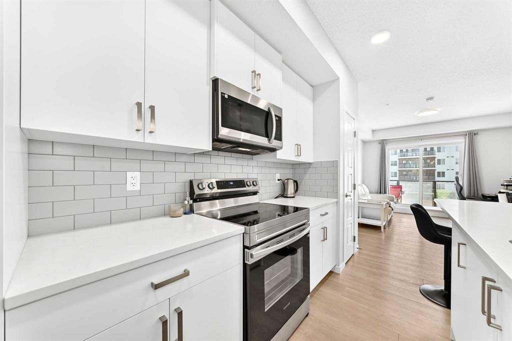 3211-33 Carringham Gate Nw, Calgary, AB