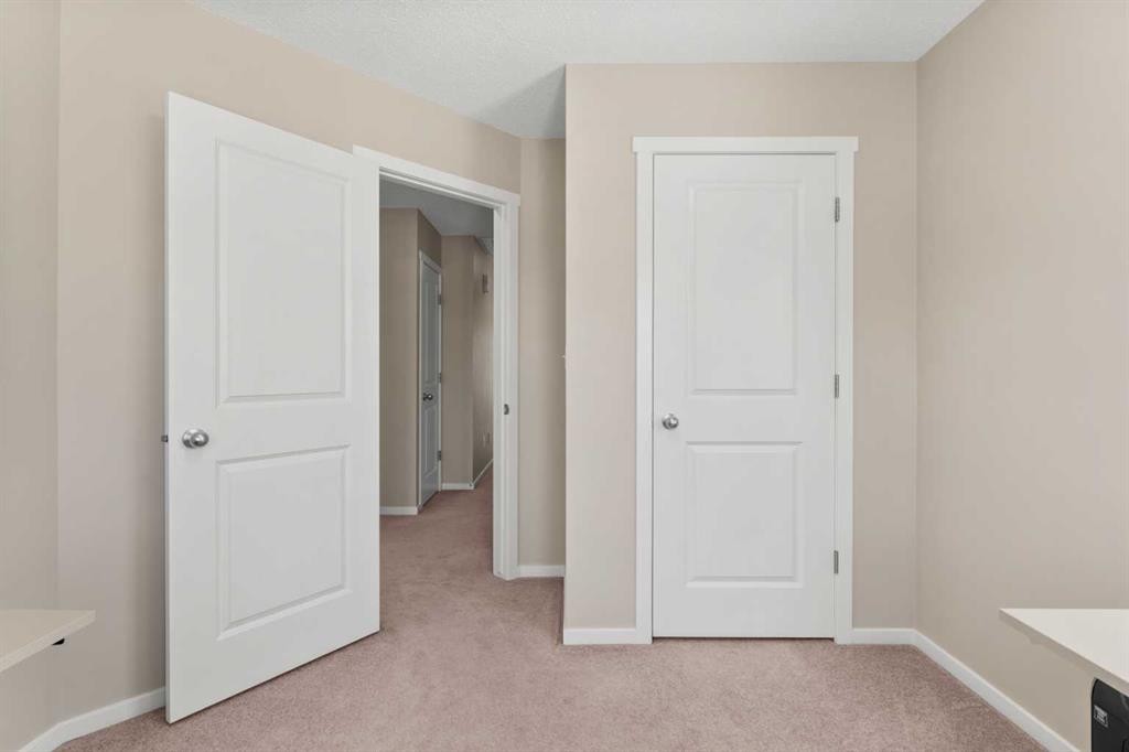 58 Evansview Road Nw, Calgary, AB - Indoor Photo Showing Other Room